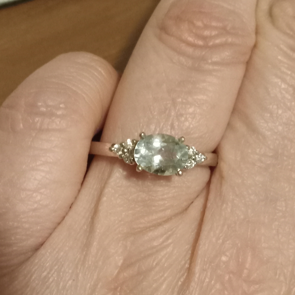 Elegant Silver Gemstone Ring